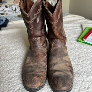 Ariat boots size 9.5 B.